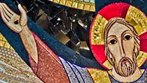 Gesù in croce guarda oltre