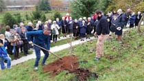 Un ciliegio per il Bosco di p. Médaille: laici e suore - Cuneo