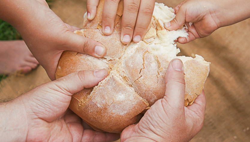 Andiamo a tavola per imparare a condividere e a nutrirci di fede